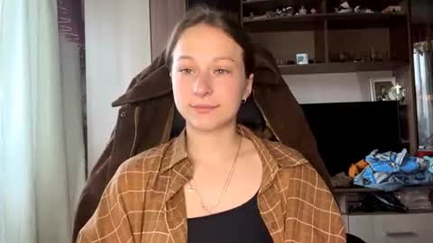 Snapshot of marlenahuit chatting on 06/17/26, 05:21 Lena online show from 06/17/26, 05:21