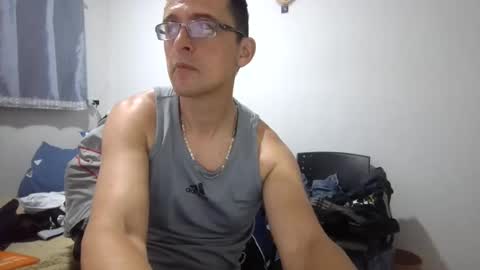 Snapshot of marlonfit chatting on 06/29/26, 04:30 marlonfit online show from 06/29/26, 04:30