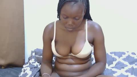 Snapshot of marly_marlie chatting on 03/03/26, 10:37 Marlie online show from 03/03/26, 10:37