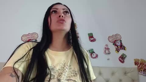 Snapshot of marlymilf6 chatting on 12/03/24, 01:30 Marly online show from 12/03/24, 01:30