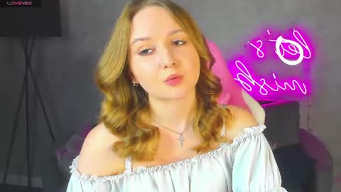 Snapshot of marlyn_owen chatting on 06/22/26, 12:56 Emmaa online show from 06/22/26, 12:56