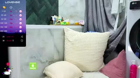 Snapshot of marmeladka777 chatting on 12/17/25, 07:36 Alena online show from 12/17/25, 07:36