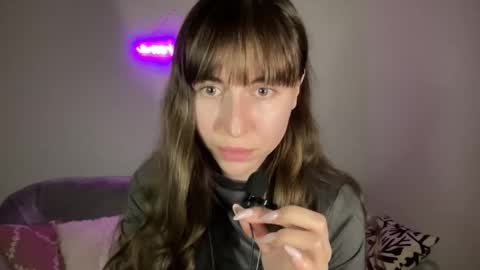 Mary online show from 09/29/25, 02:33