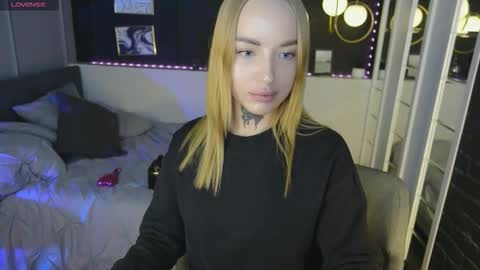 Marquise online show from 12/14/25, 05:35