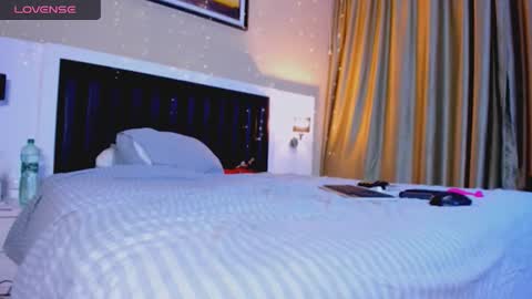 Mari online show from 12/14/25, 07:14