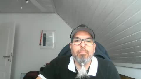 Snapshot of marriedcock1980 chatting on 06/15/26, 09:11 marriedcock1980 online show from 06/15/26, 09:11