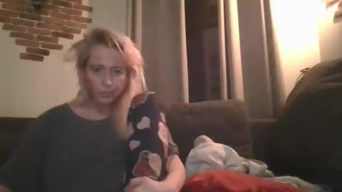 Snapshot of marrygorund chatting on 02/03/25, 02:25 MaryGoRound online show from 02/03/25, 02:25