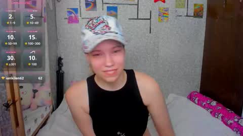 Snapshot of marryjanes chatting on 10/02/25, 01:40 marryjanes online show from 10/02/25, 01:40