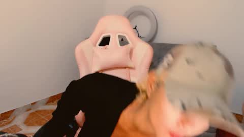 May online show from 12/22/25, 08:06