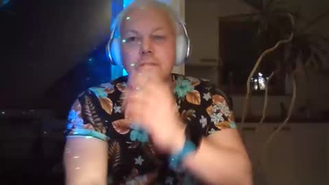 Snapshot of mars0481 chatting on 11/27/25, 10:12 mars0481 online show from 11/27/25, 10:12