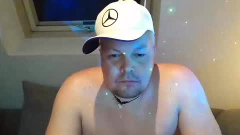 Snapshot of mars0481 chatting on 11/29/25, 09:12 mars0481 online show from 11/29/25, 09:12