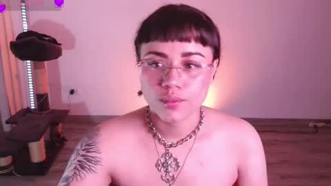 Marsdoll online show from 09/16/25, 11:17