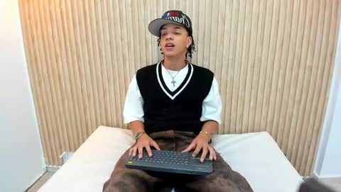 MARSHALL online show from 09/26/25, 01:37