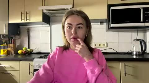 Marta online show from 04/02/26, 04:37