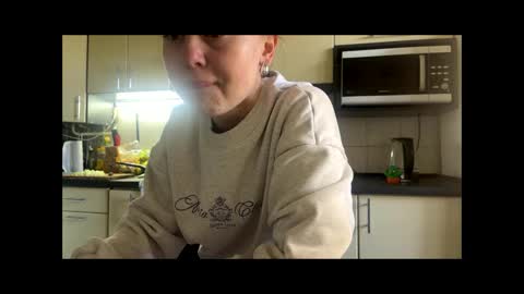Snapshot of martaluna_ chatting on 05/03/26, 12:11 Marta online show from 05/03/26, 12:11
