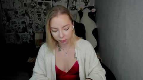 Snapshot of martha_cameron chatting on 12/09/24, 08:12 Martha Cameron online show from 12/09/24, 08:12