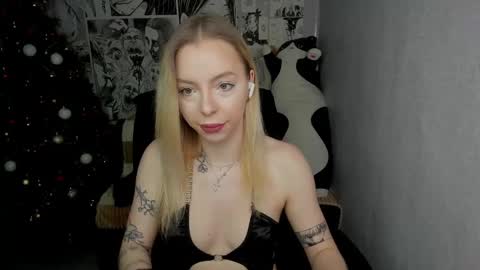 Snapshot of martha_cameron chatting on 12/23/24, 09:18 Martha Cameron online show from 12/23/24, 09:18