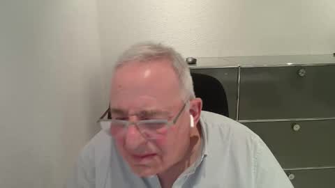Snapshot of martin_1947 chatting on 03/06/26, 10:50 martin_1947 online show from 03/06/26, 10:50