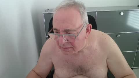 martin_1947 online show from 06/28/26, 02:12