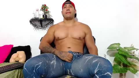 Snapshot of martin_fiit chatting on 09/28/25, 07:41 Martin instagrammartinfiit online show from 09/28/25, 07:41