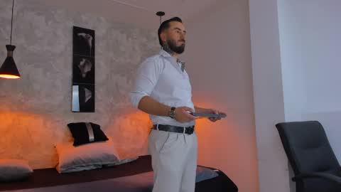 Martin Foster online show from 04/19/26, 01:49