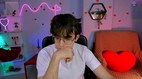 Snapshot of martin_neil chatting on 02/18/26, 01:40 Martin online show from 02/18/26, 01:40