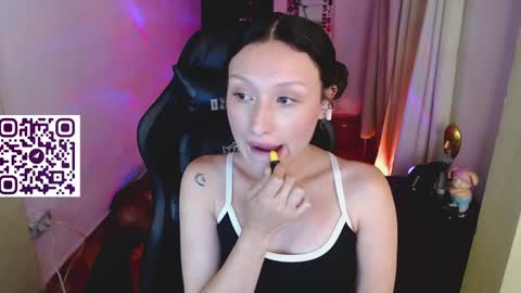 Snapshot of martina_adams chatting on 01/04/25, 02:35 mari online show from 01/04/25, 02:35