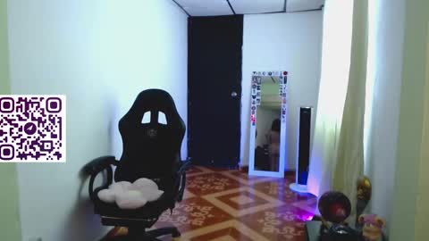 Snapshot of martina_adams chatting on 02/19/25, 07:59 mari online show from 02/19/25, 07:59