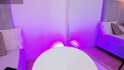 Snapshot of martina_adams chatting on 06/06/26, 10:47 mari online show from 06/06/26, 10:47