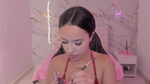 Snapshot of martina_gomezgomez chatting on 02/13/26, 12:23 online show from 02/13/26, 12:23