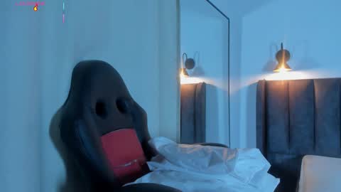 Laura online show from 11/09/25, 07:23