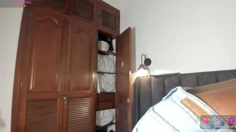 Laura online show from 02/22/26, 07:23