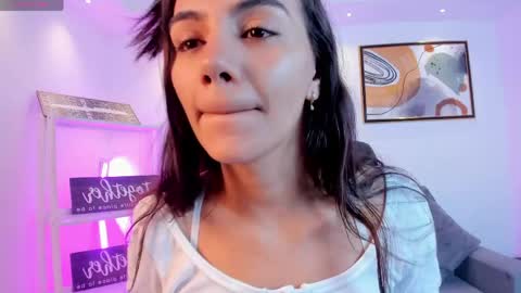 Snapshot of martina_mancinii chatting on 05/13/26, 12:24 Martina online show from 05/13/26, 12:24