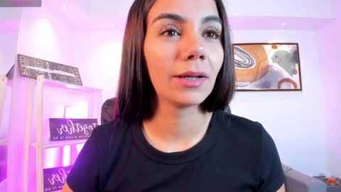 Snapshot of martina_mancinii chatting on 05/18/26, 12:00 Martina online show from 05/18/26, 12:00