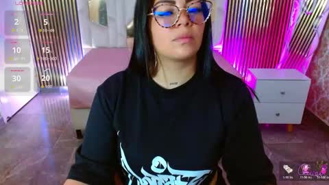 Snapshot of martina_tay chatting on 05/20/26, 03:13 Hey im martina online show from 05/20/26, 03:13