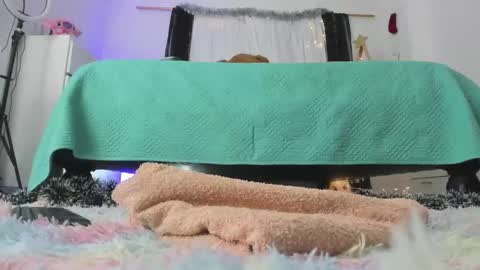 ...  ... online show from 12/05/25, 06:59