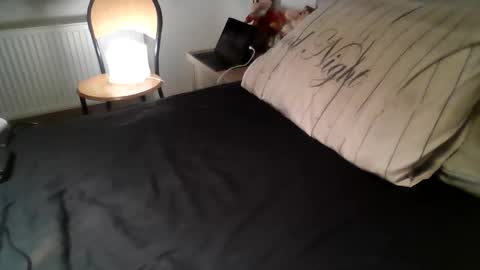 Snapshot of martinb62 chatting on 09/27/25, 10:48 Hotguy61 online show from 09/27/25, 10:48