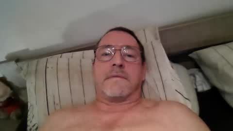 Snapshot of martinb62 chatting on 10/24/25, 09:11 Hotguy61 online show from 10/24/25, 09:11