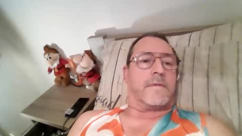 Snapshot of martinb62 chatting on 10/28/25, 12:58 Hotguy61 online show from 10/28/25, 12:58