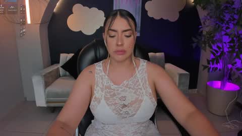 Snapshot of martinnabonnet chatting on 02/04/25, 04:39 Martinna Bonnet online show from 02/04/25, 04:39