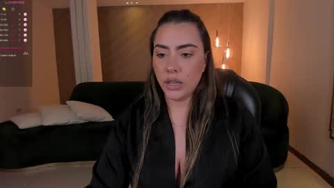 Snapshot of martinnabonnet chatting on 02/18/25, 02:06 Martinna Bonnet online show from 02/18/25, 02:06