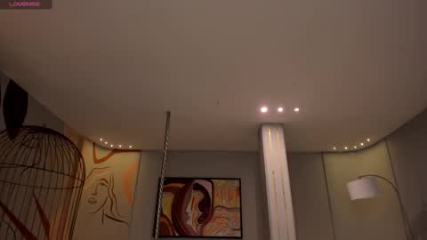 Snapshot of martinnabonnet chatting on 02/26/25, 10:36 Martinna Bonnet online show from 02/26/25, 10:36