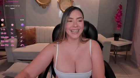 Snapshot of martinnabonnet chatting on 02/27/25, 01:38 Martinna Bonnet online show from 02/27/25, 01:38