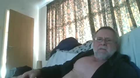 Snapshot of martinrgbxxxx chatting on 01/11/25, 01:01 martinrgbxxxx online show from 01/11/25, 01:01