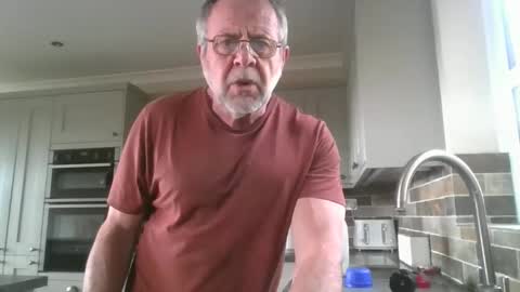Snapshot of martinrgbxxxx chatting on 05/13/26, 08:23 martinrgbxxxx online show from 05/13/26, 08:23