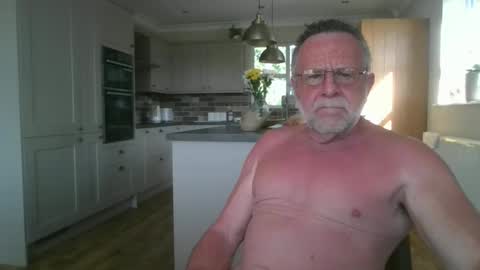 Snapshot of martinrgbxxxx chatting on 05/26/26, 08:21 martinrgbxxxx online show from 05/26/26, 08:21