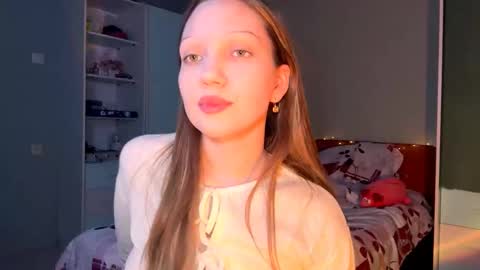 Emily online show from 09/28/25, 08:14