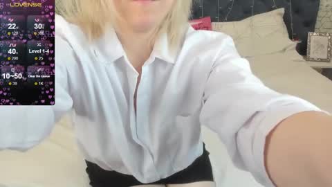 Snapshot of mary__bailey chatting on 01/17/25, 01:25 mary__bailey online show from 01/17/25, 01:25