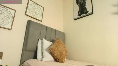 mary_cute9 online show from 04/16/26, 12:17