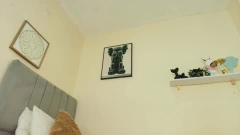 mary_cute9 online show from 04/18/26, 12:20